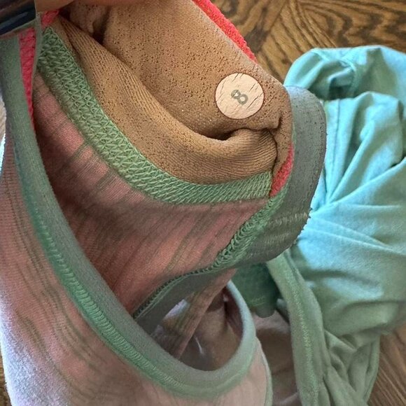 Lululemon No Limits‎ Tank Built in Bra size 8 - Picture 4 of 4